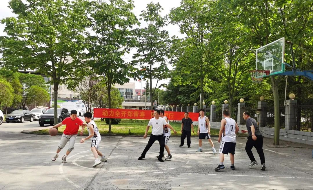 上海山美股份2025春季運(yùn)動(dòng)會(huì)火熱啟幕！拔河、籃球預(yù)賽燃情開戰(zhàn)