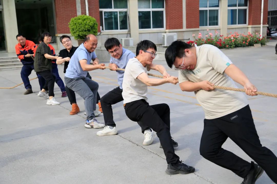 上海山美股份2025春季運(yùn)動(dòng)會(huì)火熱啟幕！拔河、籃球預(yù)賽燃情開戰(zhàn)